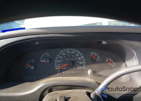 2001 Ford E-350 Super Duty Xl/Xlt z USA, uszkodzony, nr VIN 1FBSS31L41HB21571